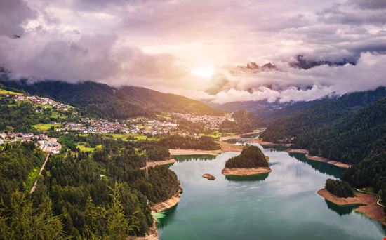 Lago di Cadore Lago di Cadore Shutterstock.com 