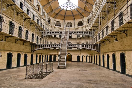 Kilmainham Gaol Historical Museum  Kilmainham Gaol Historical Museum  Rodrigo Garrido / Shutterstock.com 