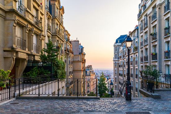 Montmartre Paris DaLiu - Shutterstock.com 