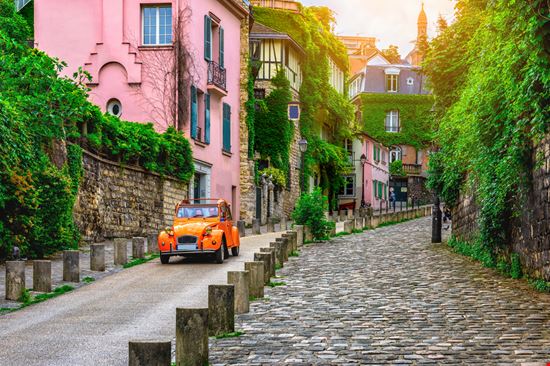 Montmartre Paris Catarina Belova - Shutterstock.com 