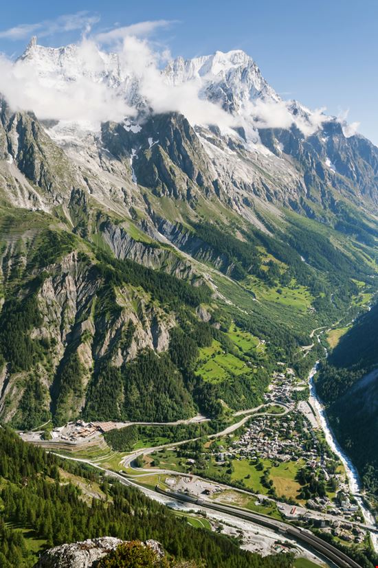 Monte Bianco Monte Bianco Antonio S - Shutterstock.com 
