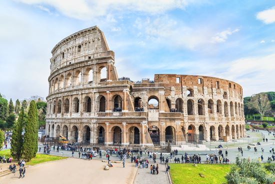 Colosseo Colosseo Vasilii L - Shutterstock.com 