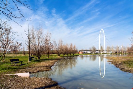 Ponti di Calatrava Ponti di Calatrava Eddy Galeotti / Shutterstock.com 