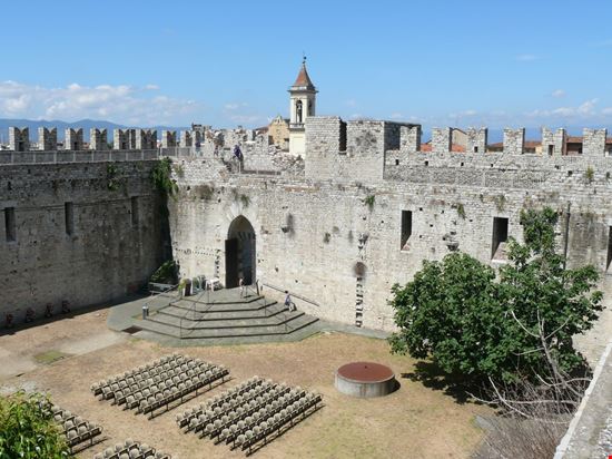 Castello dell'Imperatore Castello dell'Imperatore Radim Strobl / Shutterstock.com 