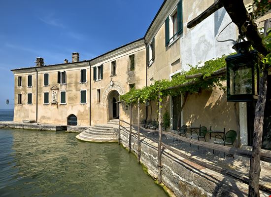 Punta San Vigilio Lago di Garda stock.adobe.com 