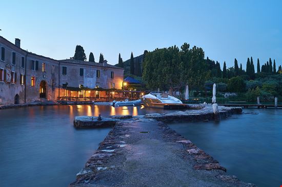 Punta San Vigilio Lago di Garda stock.adobe.com 
