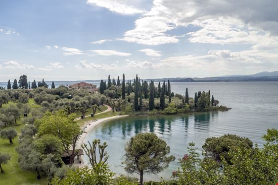 Punta San Vigilio Lago di Garda stock.adobe.com 