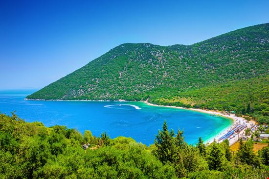 Antisamos Antisamos Adisa - Shutterstock.com 