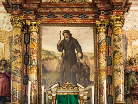 Santuario di San Romedio Dettagli del santuario lorenza62 / Shutterstock.com 