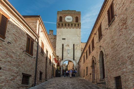 Castello di Gradara Viste della rocca Martina Badini / Shutterstock.com 