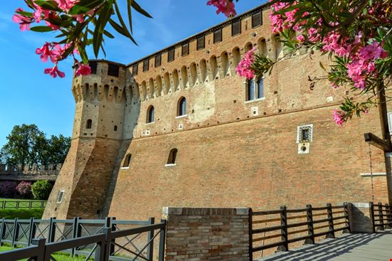 Castello di Gradara Viste della rocca CrisF70 - Shutterstock.com 