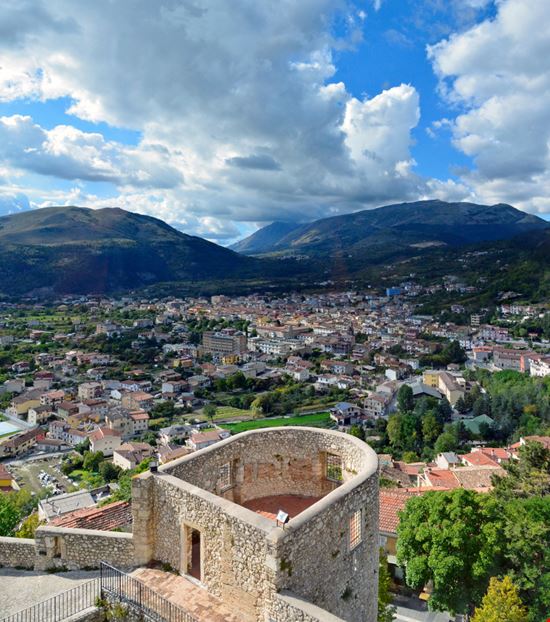 Celano Viste del borgo e del castello Svetlana Jafarova / Shutterstock.com 