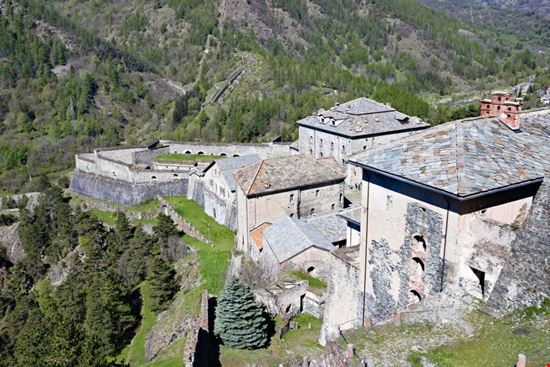 Forte di Fenestrelle Dettagli della Fortezza Marco Fine - Shutterstock.com 