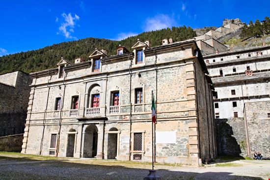Forte di Fenestrelle Dettagli della Fortezza Marco Fine - Shutterstock.com 