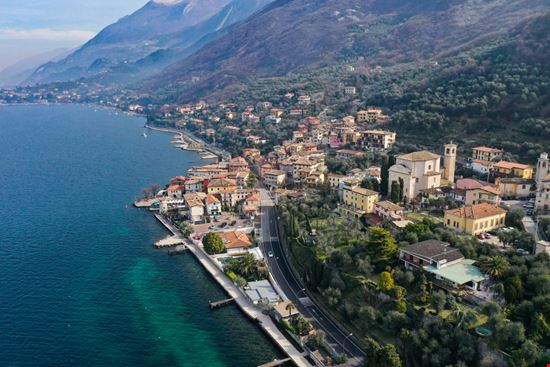 Cassone di Malcesine Cassone di Malcesine Shutterstock.com 