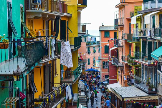 Manarola Il borgo sul mare delle Cinque Terre Da_Ja_25 / Shutterstock.com 