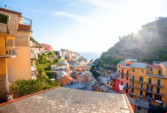 Manarola Il borgo sul mare delle Cinque Terre lullicka - Shutterstock.com 