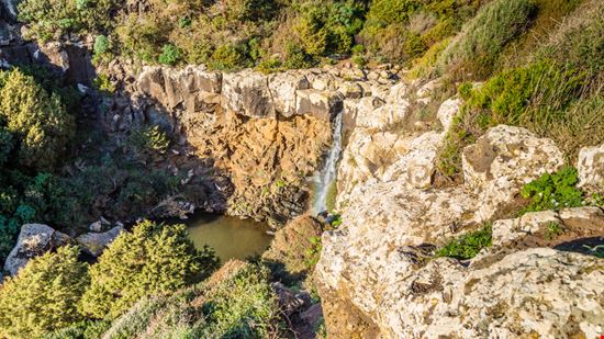 Capo Nieddu La cascata HildaWeges Photography - Shutterstock.com 