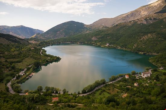 Lago Lago ValerioMei - Shutterstock.com 