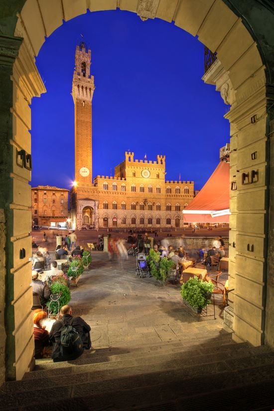 Piazza del Campo Piazza del Campo Mihai-Bogdan Lazar - Shutterstock.com 