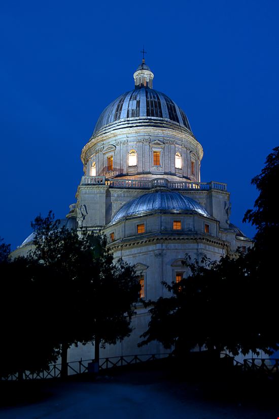 Tempio Santa Maria della Consolazione Tempio Santa Maria della Consolazione Domenico Bruno - Shutterstock.com 