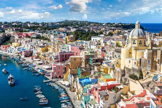 Isola di Procida Isola di Procida Shutterstock.com 