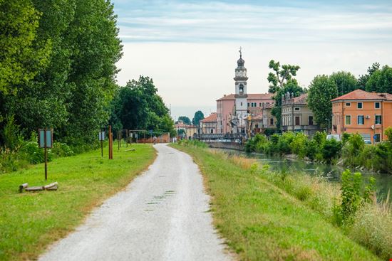Battaglia Terme Battaglia Terme Vereshchagin Dmitry / Shutterstock.com 