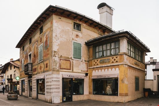 Cortina Corso Italia Dietmar Rauscher / Shutterstock.com 