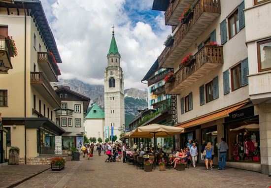 Cortina Corso Italia Haidamac / Shutterstock.com 
