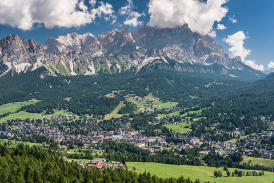 Cortina d'Ampezzo monte Cristallo imageBROKER.com - Shutterstock.com 