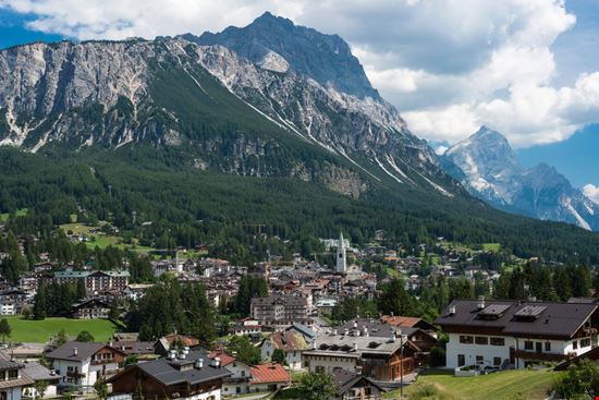 Cortina d'Ampezzo monte Cristallo imageBROKER.com - Shutterstock.com 
