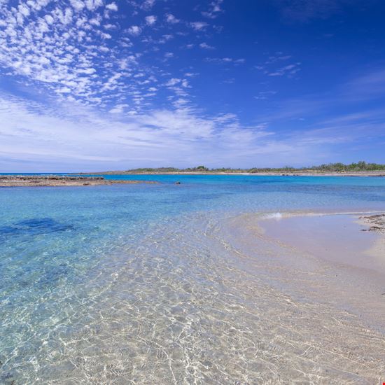Riserva Naturale Torre Guaceto La riserva da cartolina in Puglia vololibero - Shutterstock.com 