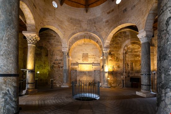 Brindisi Chiesa di San Giovanni al Sepolcro Kirk Fisher / Shutterstock.com 