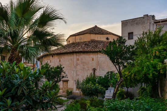Brindisi Chiesa di San Giovanni al Sepolcro Karan Khurana 