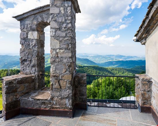 Bobbio Monte Penice trattieritratti - Shutterstock.com 