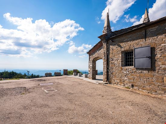 Bobbio Monte Penice trattieritratti - Shutterstock.com 