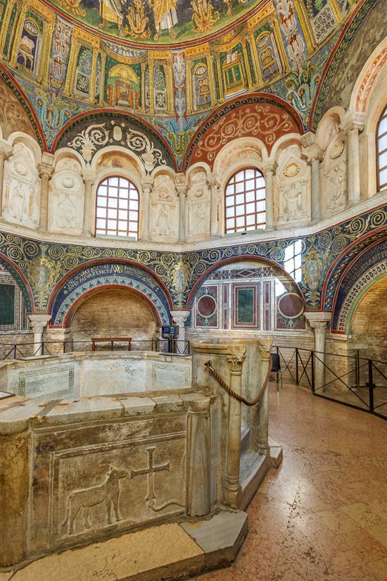 Battistero Neoniano Battistero Neoniano Flavio Vallenari - Istockphoto.com 