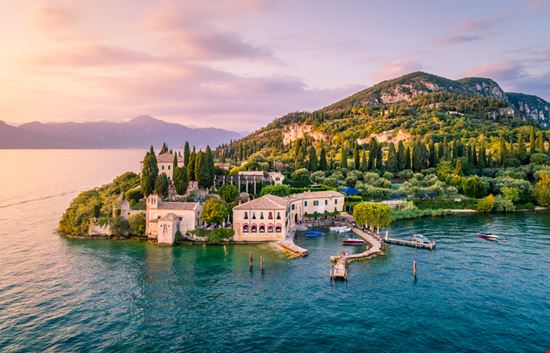Punta San Vigilio Punta San Vigilio Stefano Termanini - Shutterstock.com 