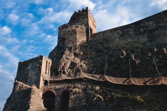 Castello di Aci Castello di Aci giuseppelombardo - Shutterstock.com 