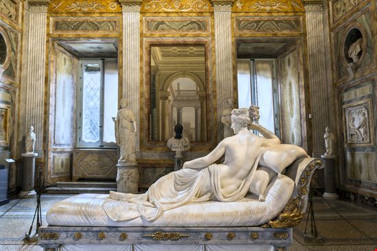 Galleria Borghese  Galleria Borghese  Luxerendering / Shutterstock.com 