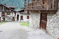 Mezzano