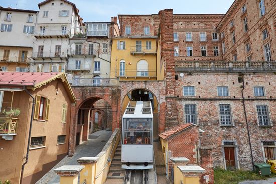 Funicolare di Mondovì Funicolare di Mondovì andersphoto - Shutterstock.com 