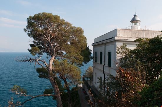 Faro Faro Naeblys / Shutterstock.com 