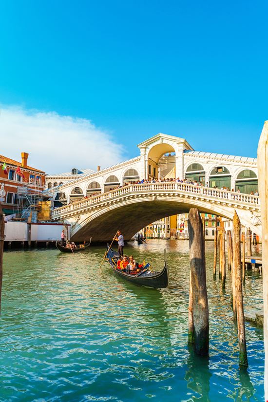Ponte di Rialto Ponte di Rialto LALS STOCK - Shutterstock.com 
