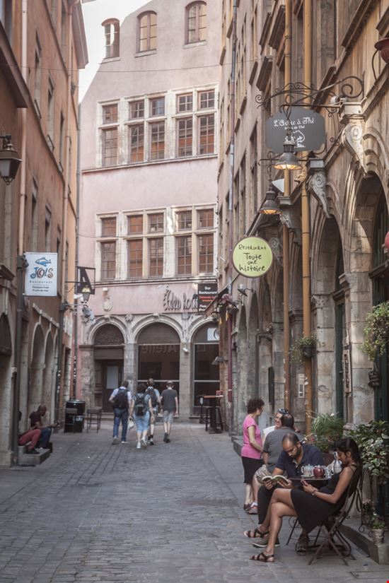 Old Lyon Lyon BalkansCat / Shutterstock.com 