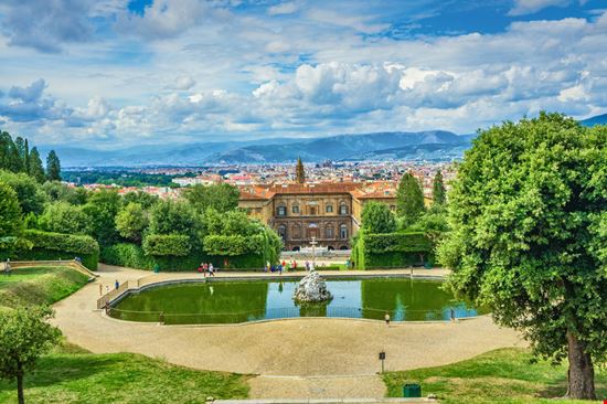 Giardino di Boboli  Giardino di Boboli  SenSeHi - Shutterstock.com 