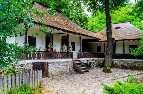 Museo del Villaggio Museo del Villaggio trabantos - Shutterstock.com 