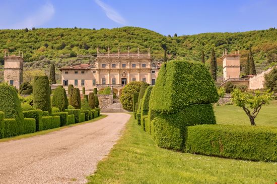 Villa Arvedi Villa Arvedi FEDELE FERRARA - Shutterstock.com 