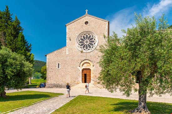 Sermoneta Abbazia di Valvisciolo Alessandro Tortora / Shutterstock.com 
