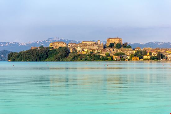 Capodimonte Capodimonte FPWing - Shutterstock.com 